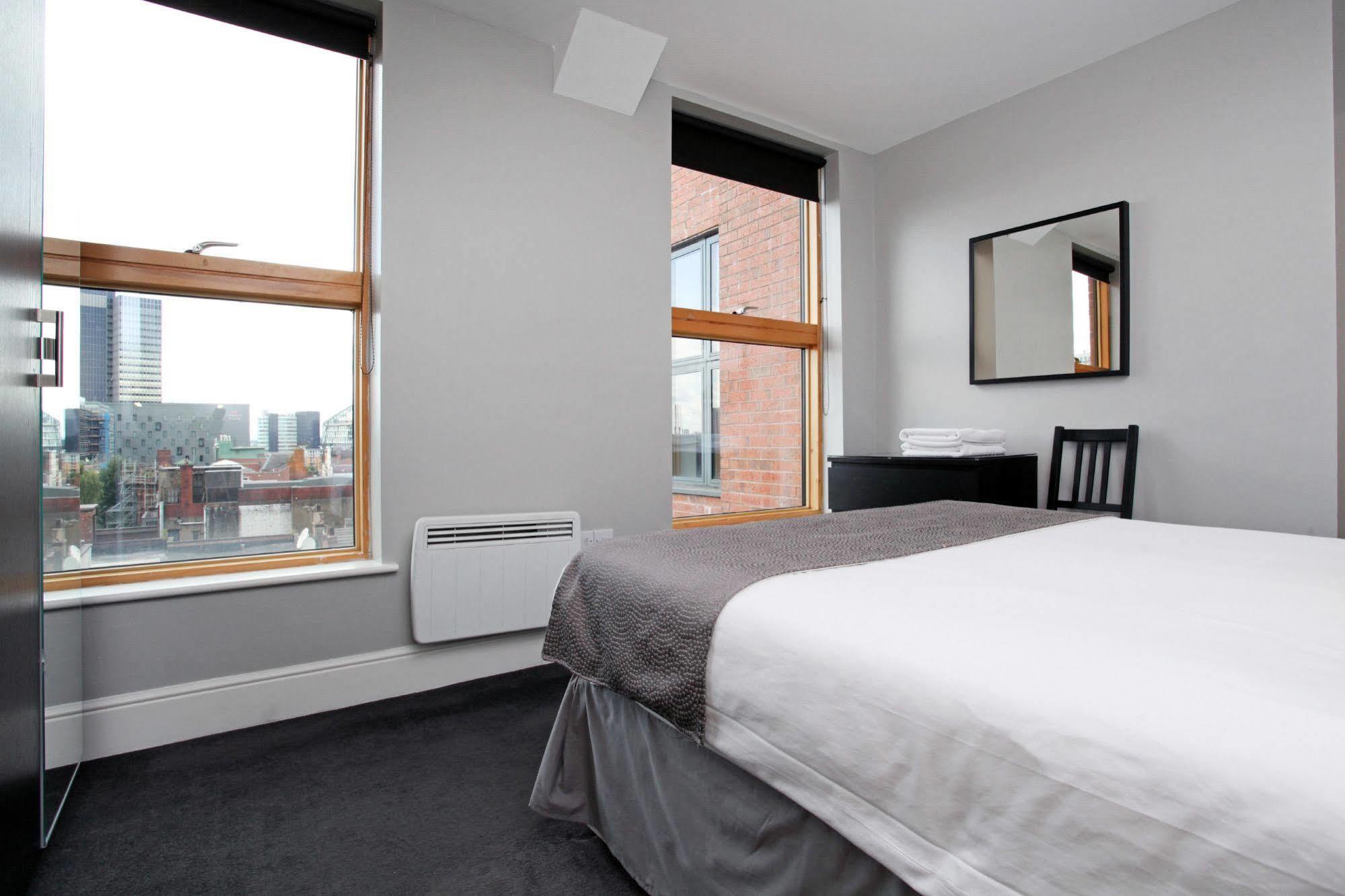 The City Warehouse Aparthotel Manchester Esterno foto
